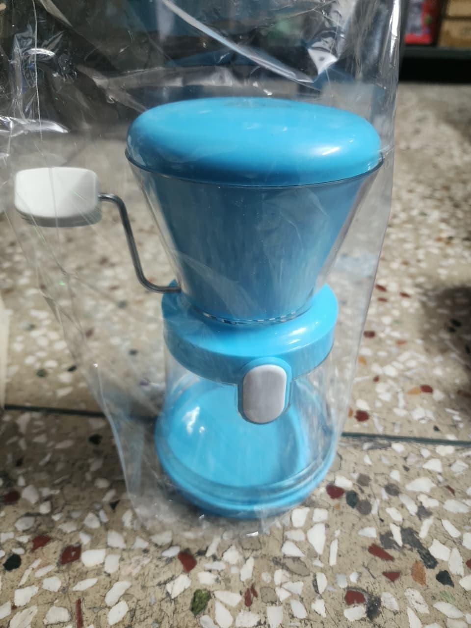 Handheld Garlic, Chili & Dry Fruit Cutter – Adjustable Stainless Steel Blade (Assorted Colors, Pack of 1)